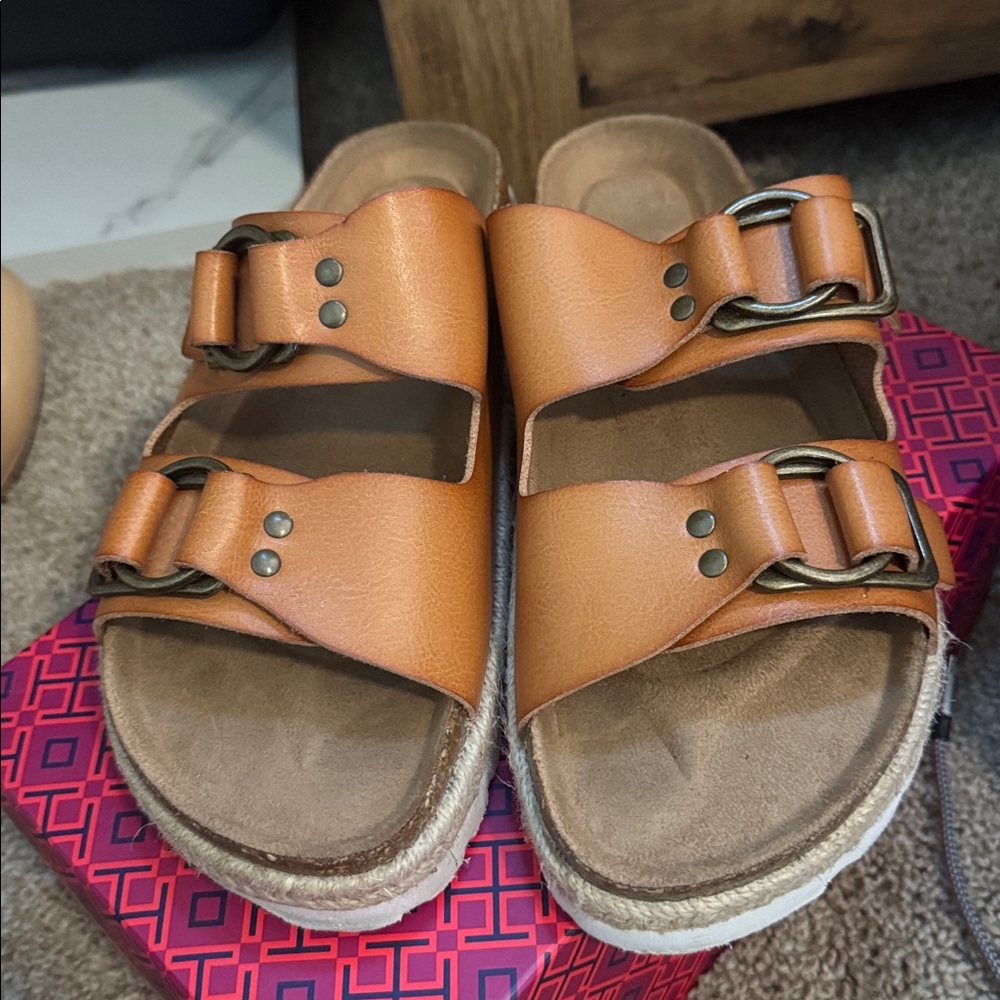 Brown faux Leather Buckle Sandals
Size 9 but I’m 10,10 1/2 and fits me